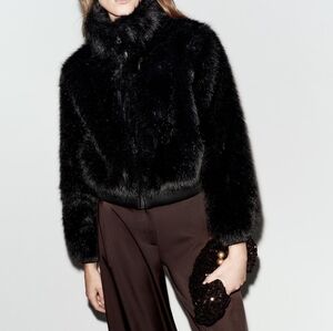 🧸 Zara○faux○fur Coat